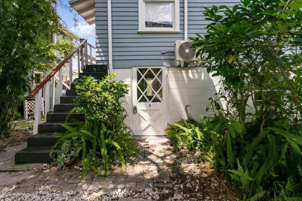 That 70'S Themed Apt Close To Coffee, Food + Shops Tampa Eksteriør billede