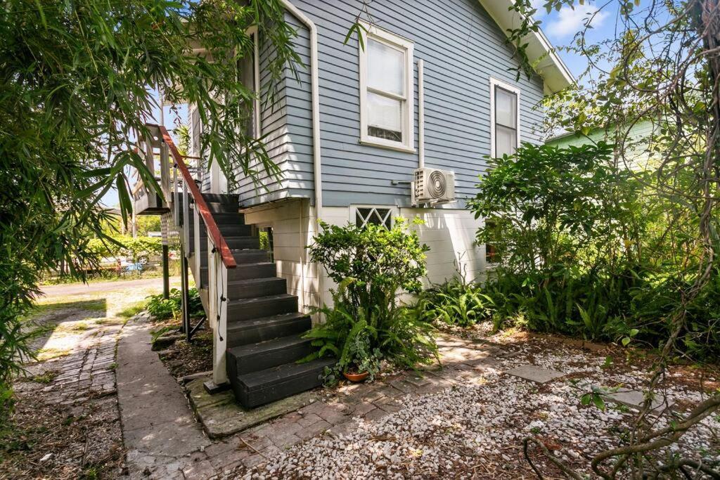 That 70'S Themed Apt Close To Coffee, Food + Shops Tampa Eksteriør billede